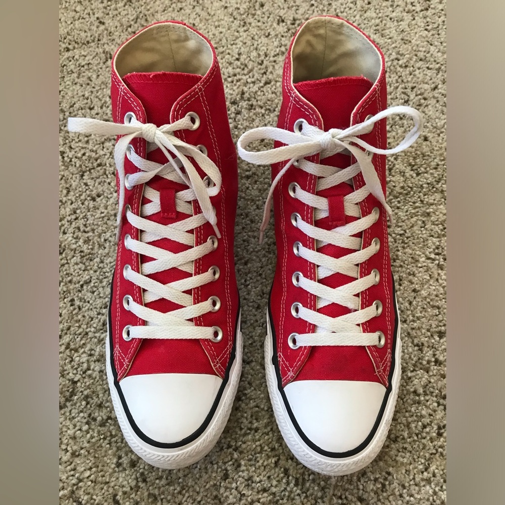 Converse Chuck Taylor All Star High Top Shoes. Excellent used condition!